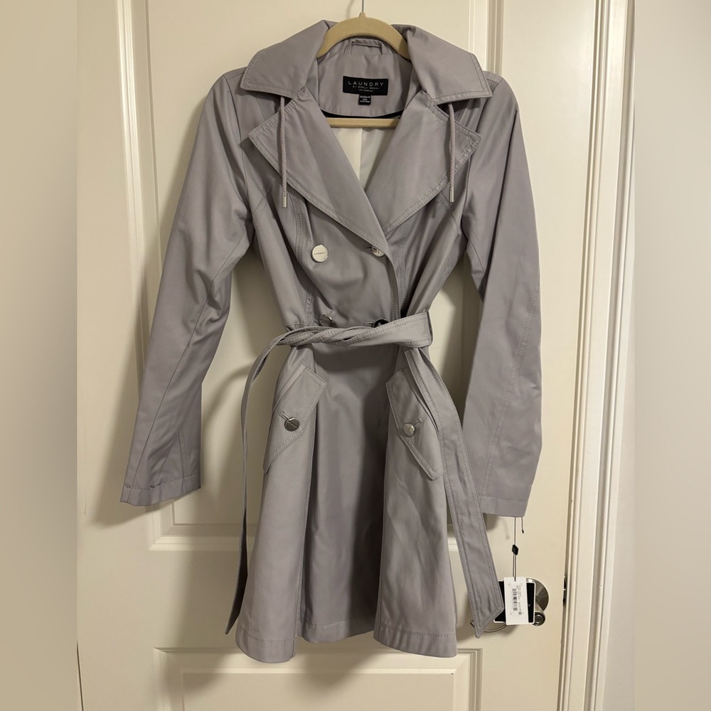 NWT LAUNDRY by Shelli Segal light gray rain jacket with hood & tie belt size XS